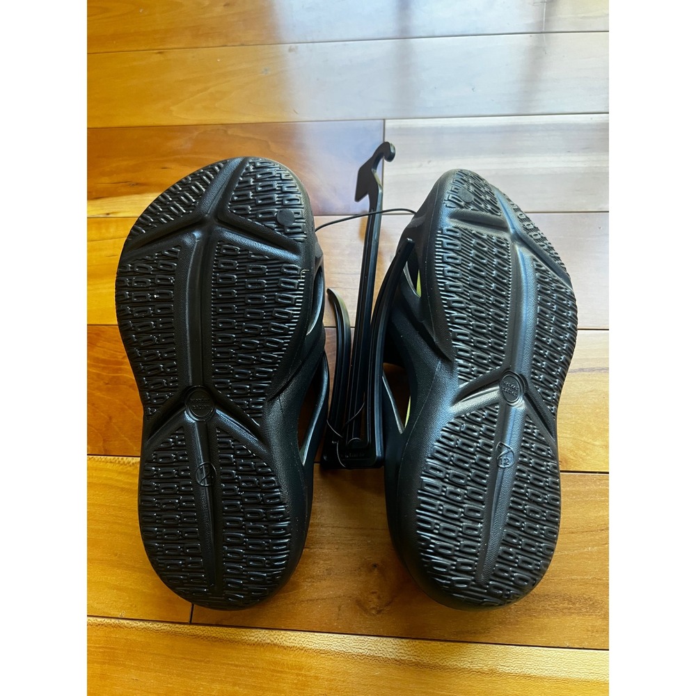 Wonder Nation Kids Black Lime Green Molded Slide Sandals Size 11/12 - Picture 3 of 4